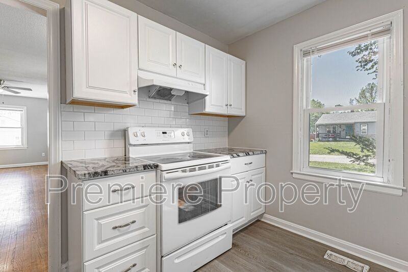 10516 E 26th St S - Photo 6 of 12