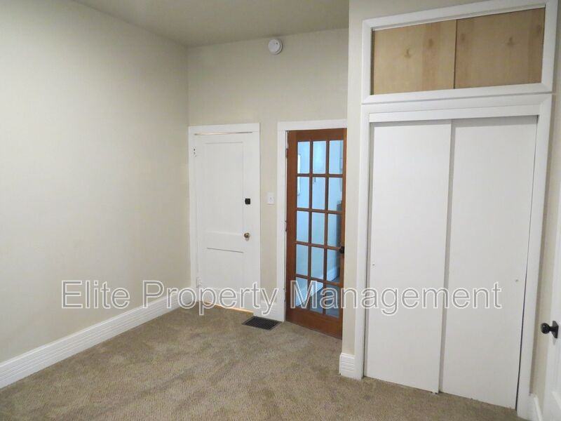 715 W 10th St #1 - Photo 7 of 11