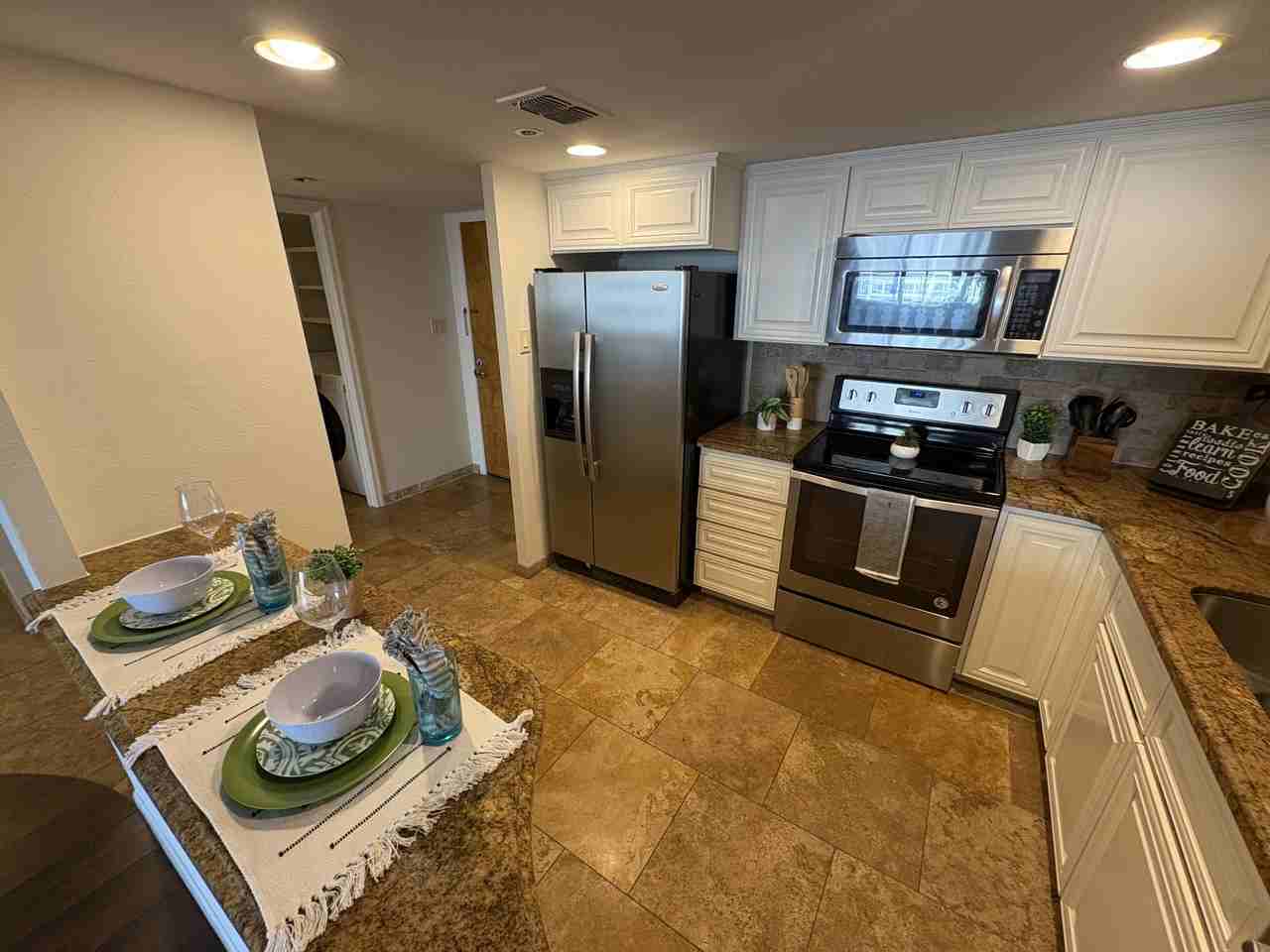 7850 E Camelback Rd - Photo 5 of 26