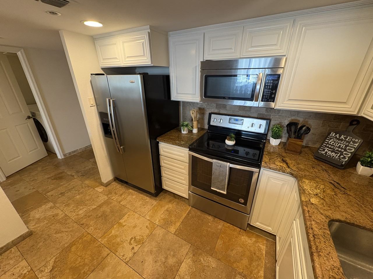 7850 E Camelback Rd - Photo 7 of 26