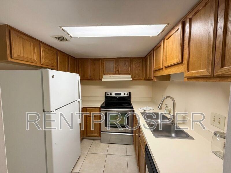 4269 S Semoran Blvd #20 - Photo 2 of 17