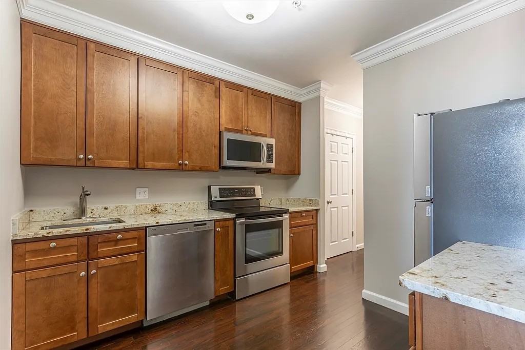 483 Beacon St #67 - Photo 5 of 10