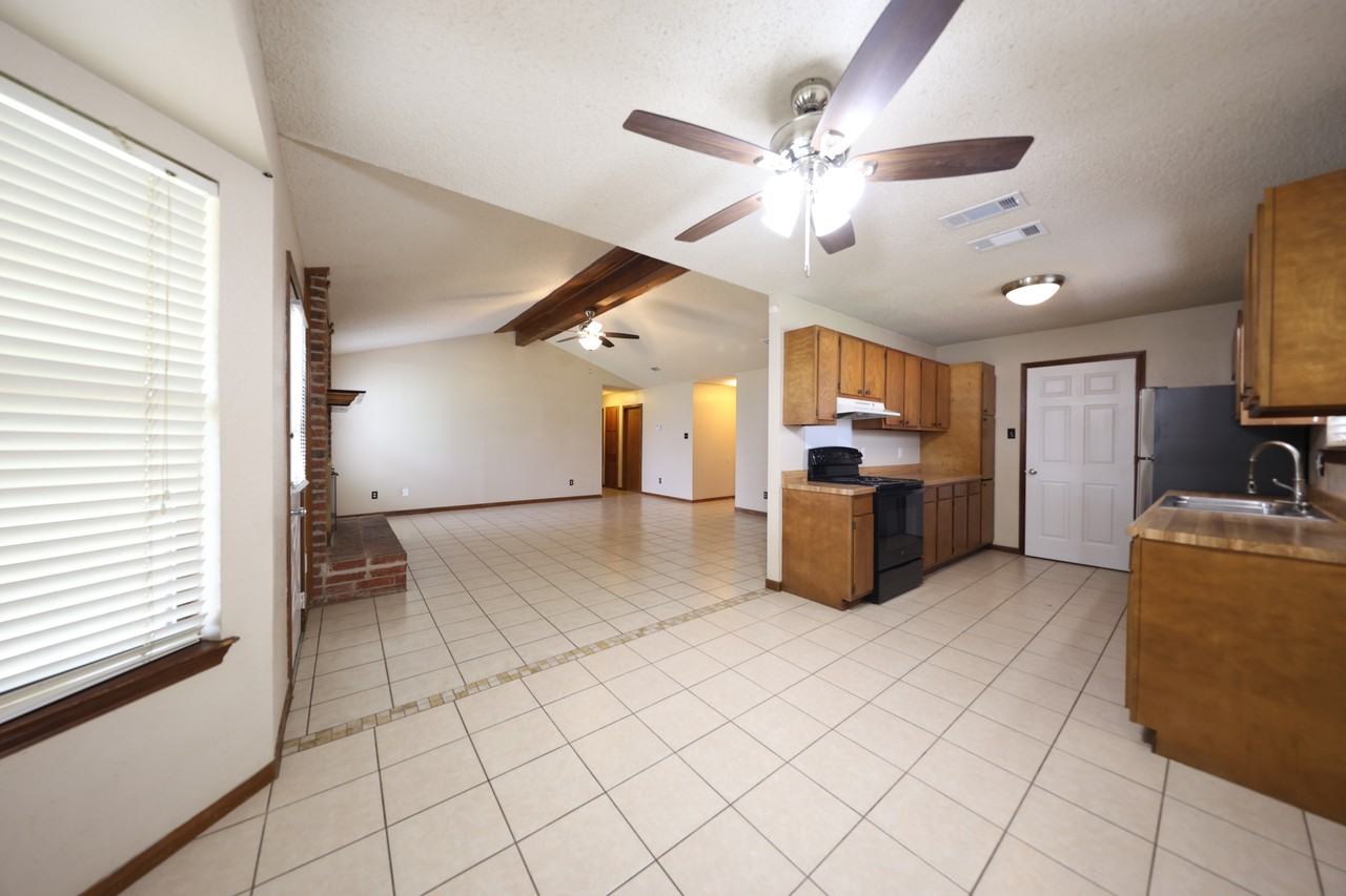209 Brandy Loop - Photo 5 of 17