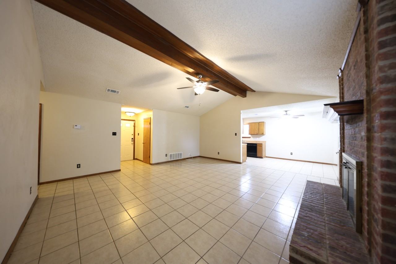 209 Brandy Loop - Photo 7 of 17