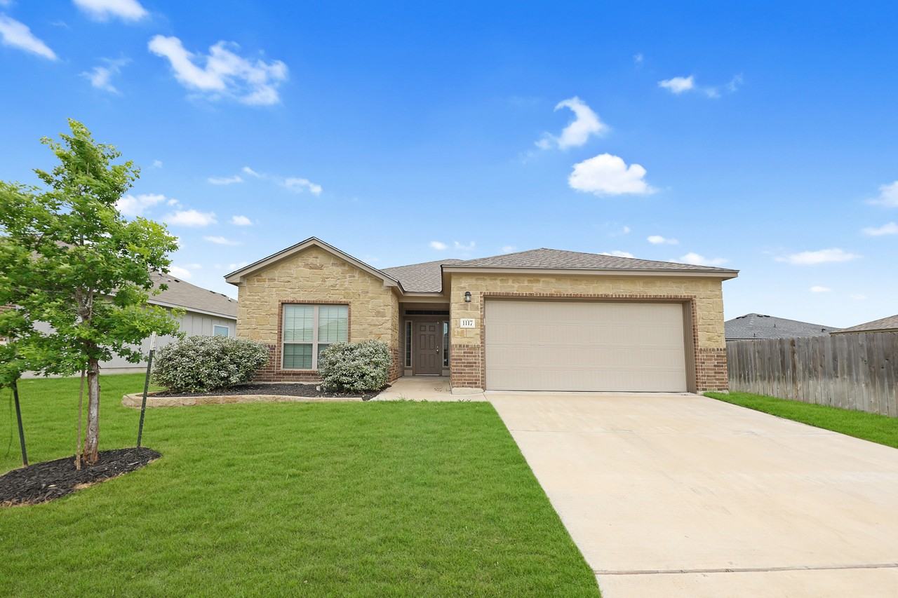 1117 Lakeway Crossing Dr