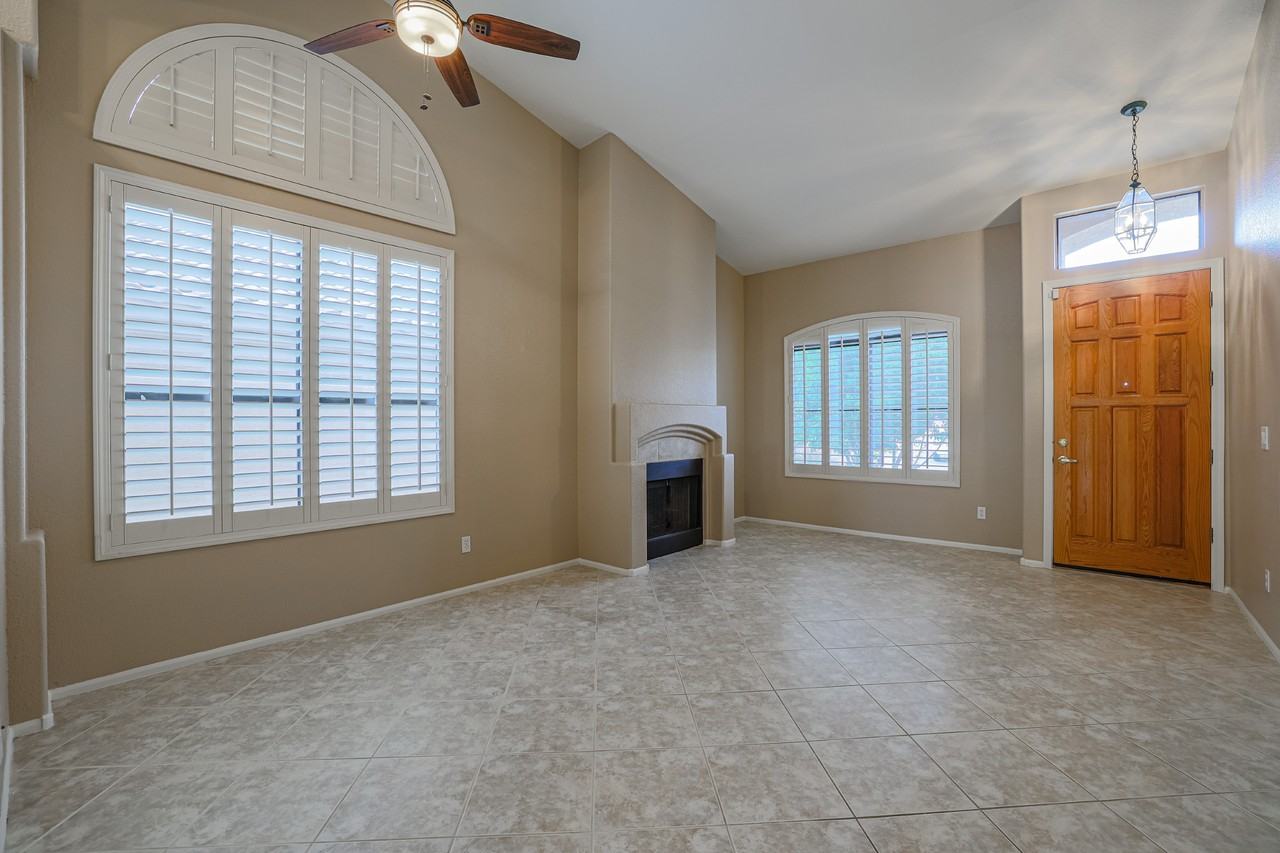 263 E Ashurst Dr - Photo 7 of 34