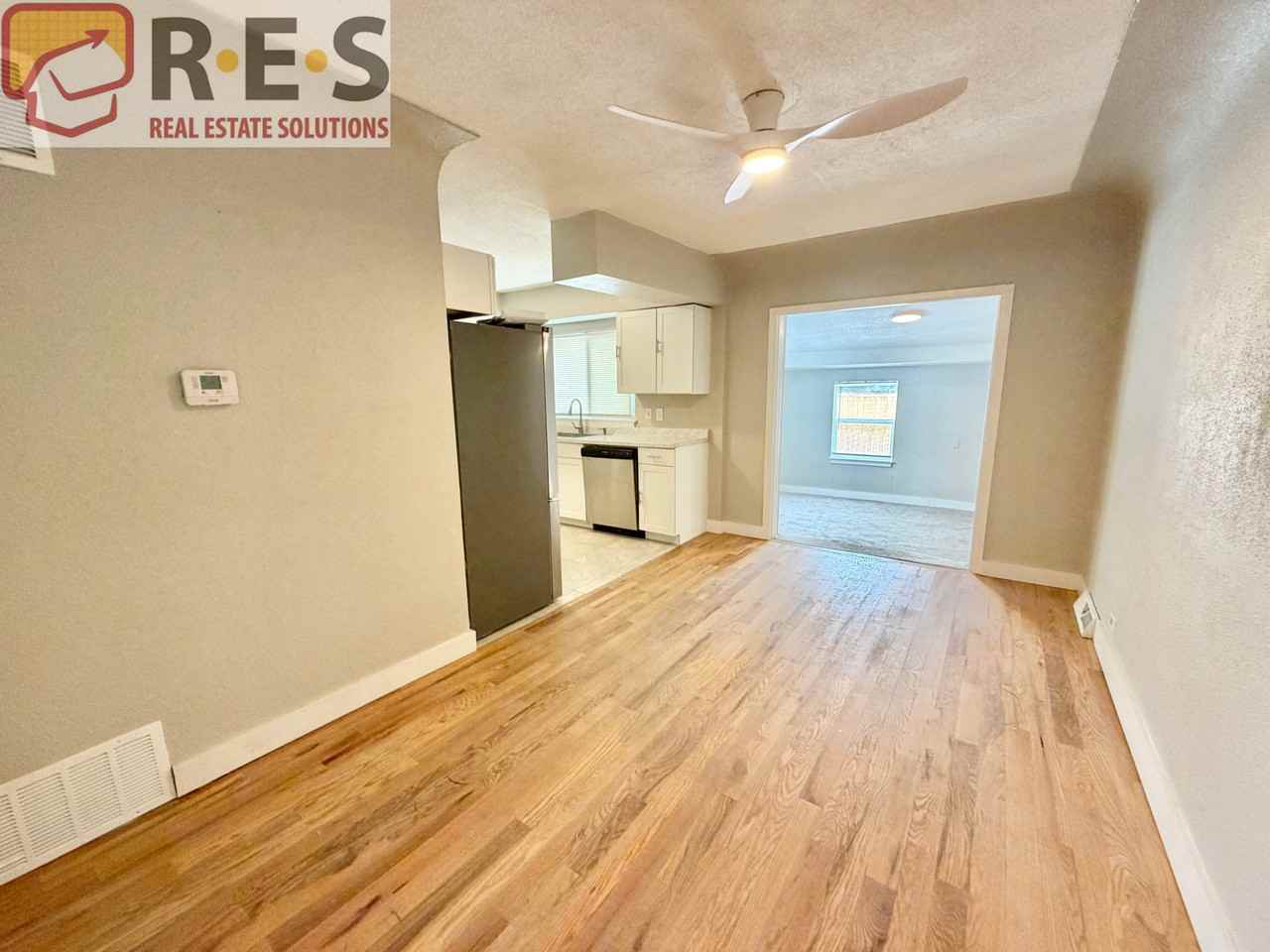 988 Yates St - Photo 7 of 19