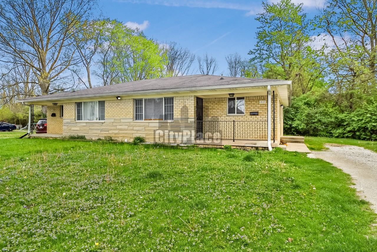 1213 Taylor Dr E - Photo 4 of 18