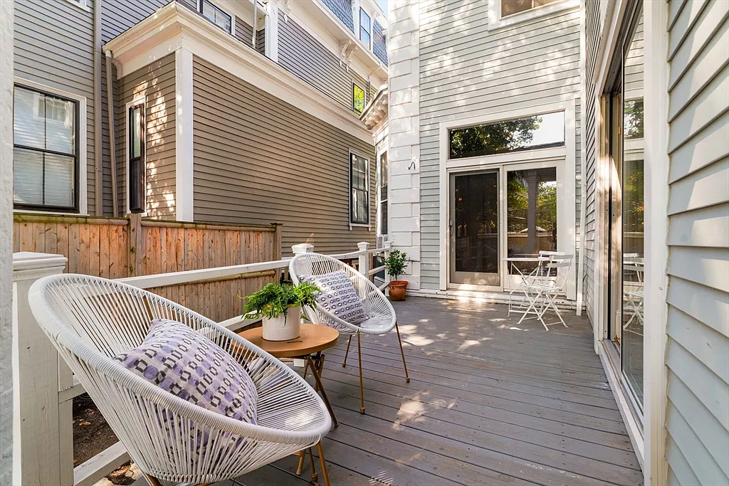 22 Bigelow St #1C - Photo 5 of 12