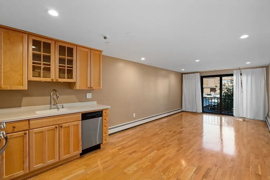 29 Harvard Ave #24 - Photo 3 of 12