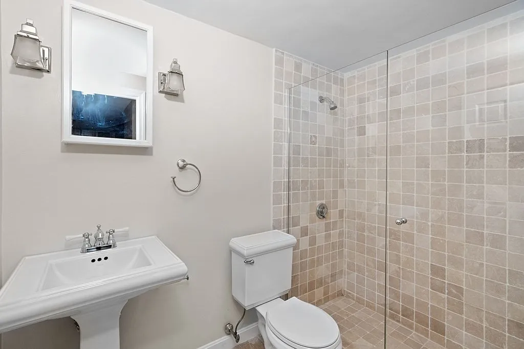 29 Harvard Ave #24 - Photo 5 of 12