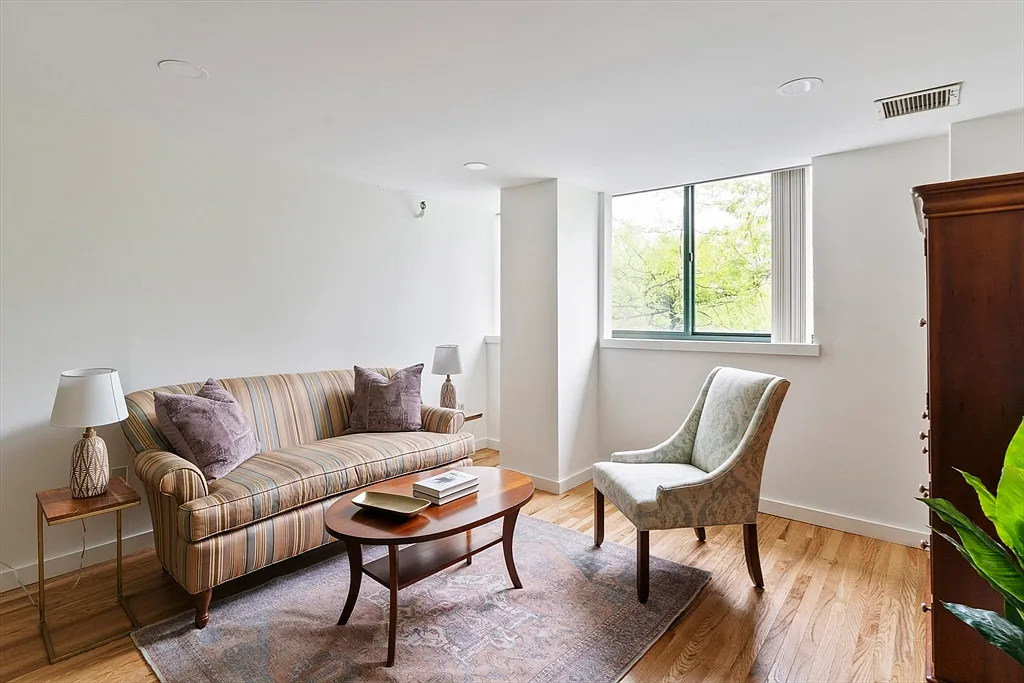 42 8th St #4210 - Photo 6 of 11