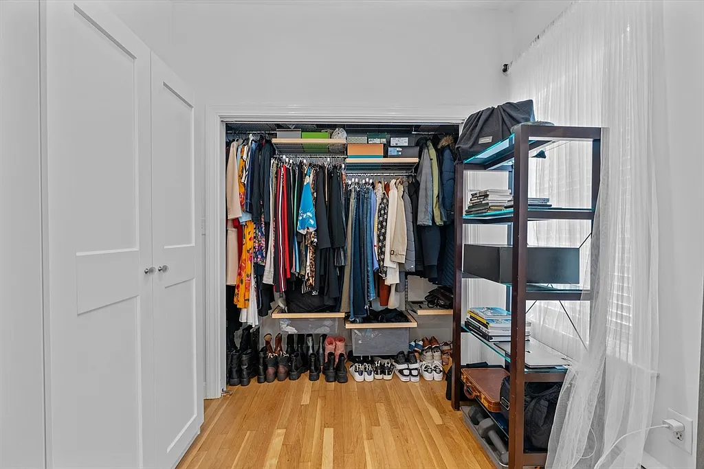 402 E 7th St #2 - Photo 7 of 16