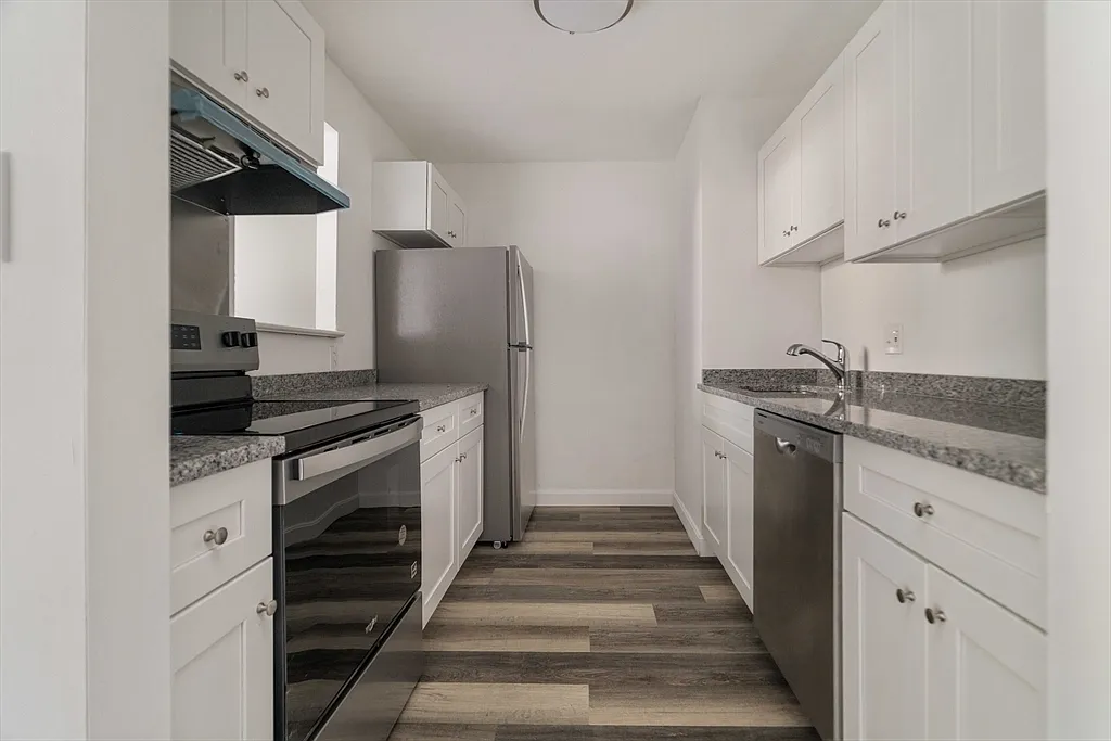 76 Elm St #G05 - Photo 4 of 14