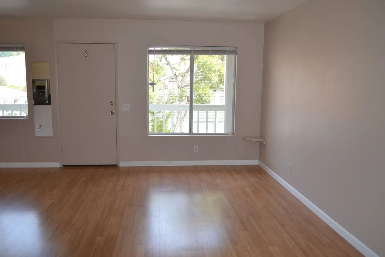 25050 Terrace Lantern #22 - Photo 4 of 12