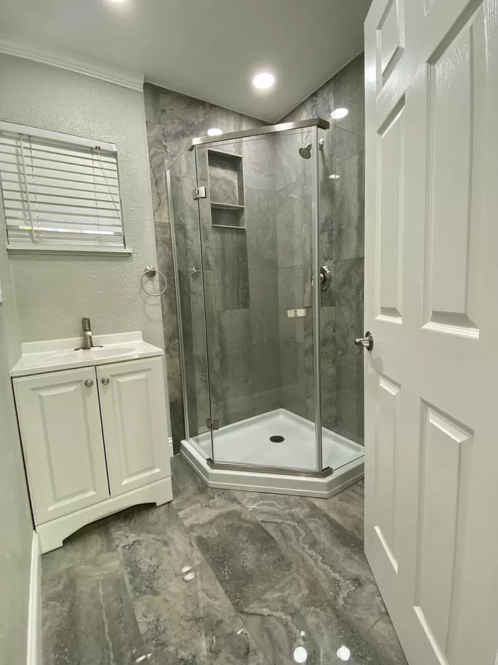 2716 Elm St #B - Photo 4 of 6