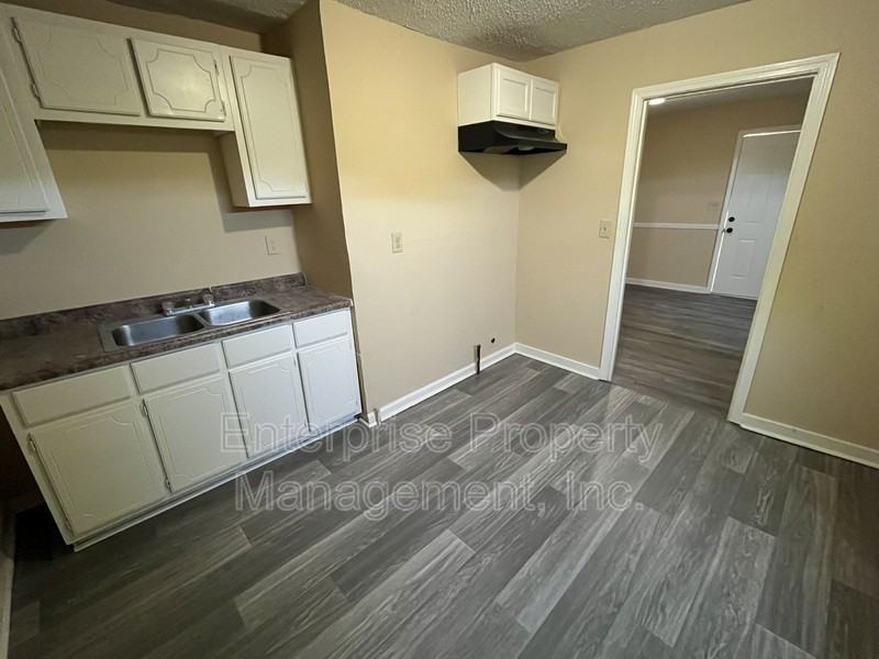 163 W Mckellar Ave - Photo 4 of 8