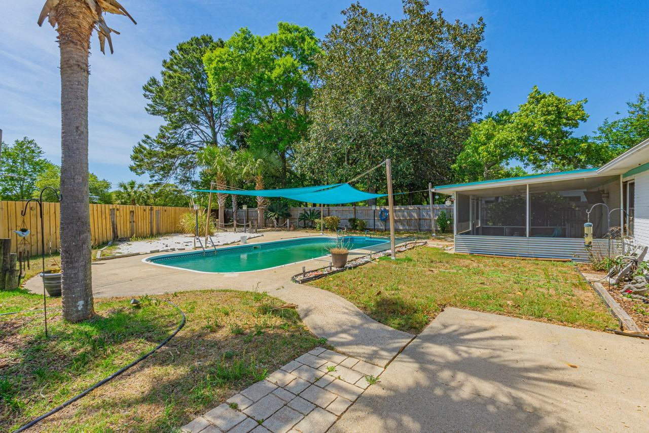 10 Lake Lorraine Cir