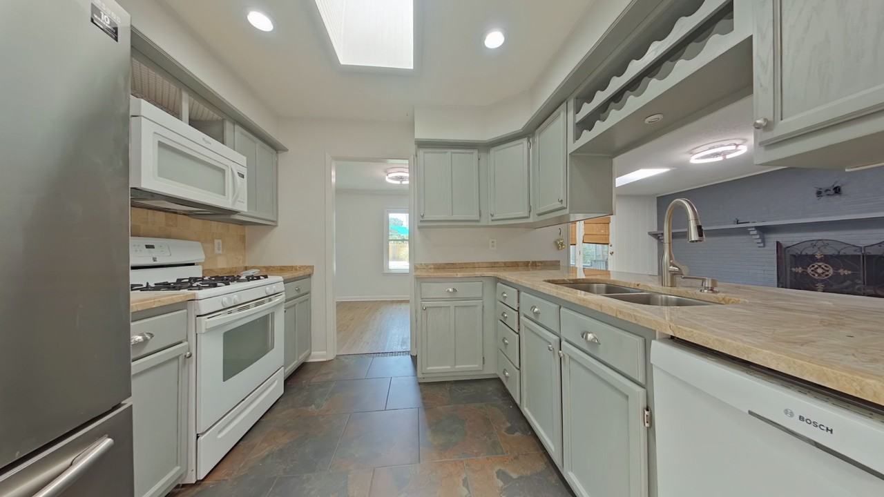 10 Lake Lorraine Cir - Photo 4 of 21