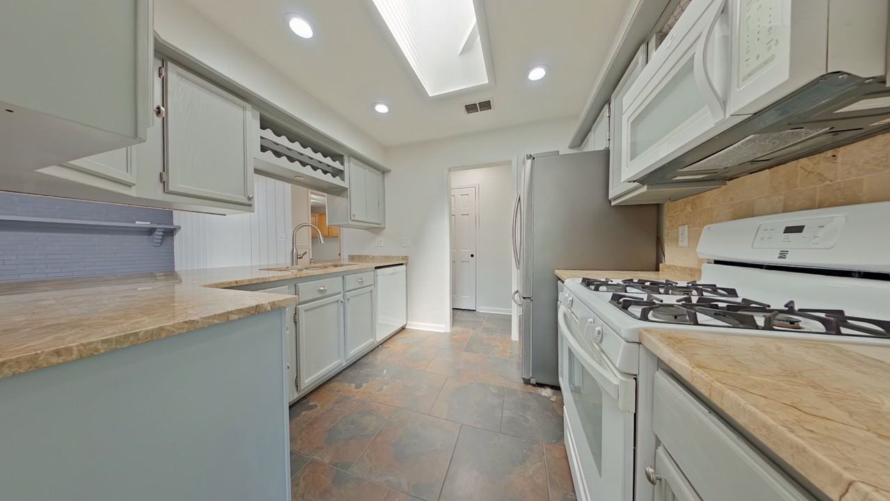 10 Lake Lorraine Cir - Photo 5 of 21