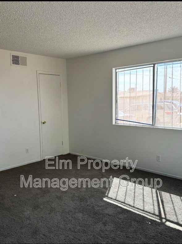 2728 Haddock Ave - Photo 2 of 4