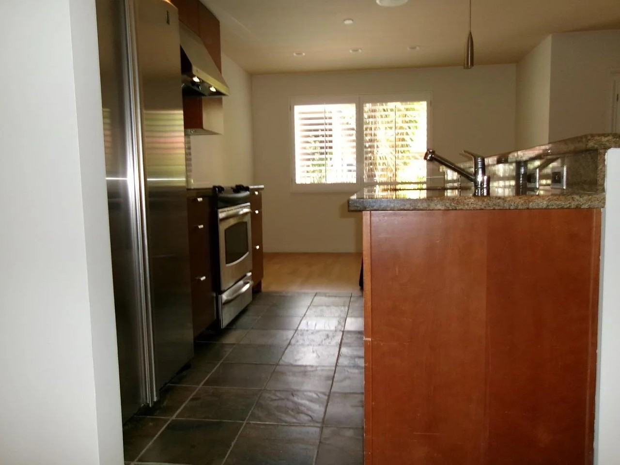 1855 Palm View Pl #123 - Photo 7 of 11