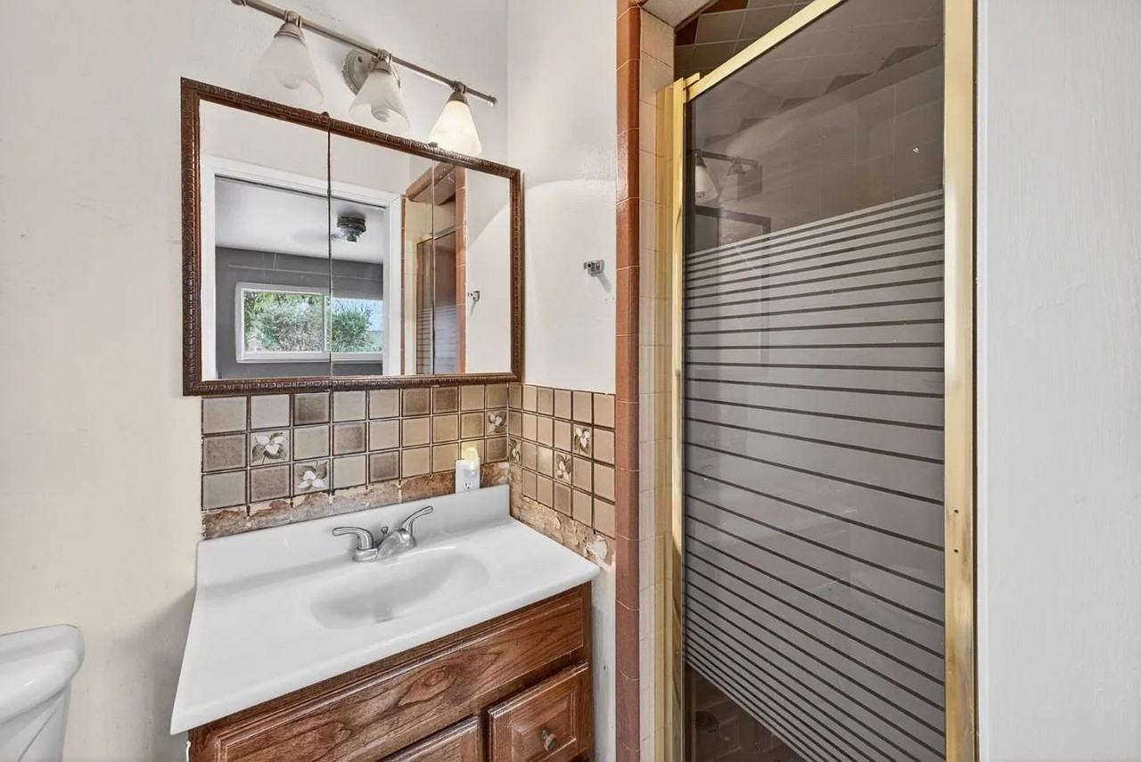 14705 E Hills Dr - Photo 2 of 26