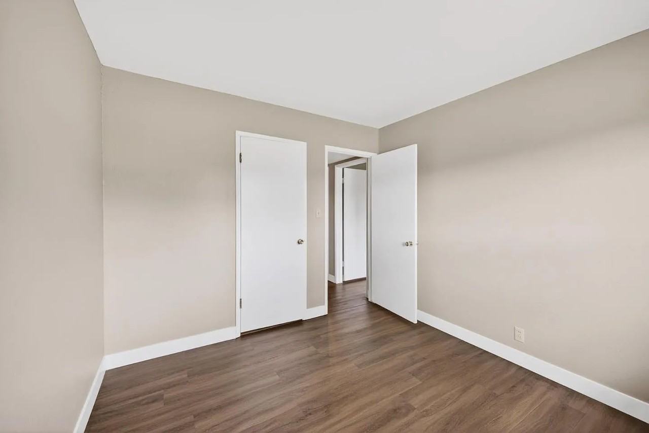 14705 E Hills Dr - Photo 4 of 26