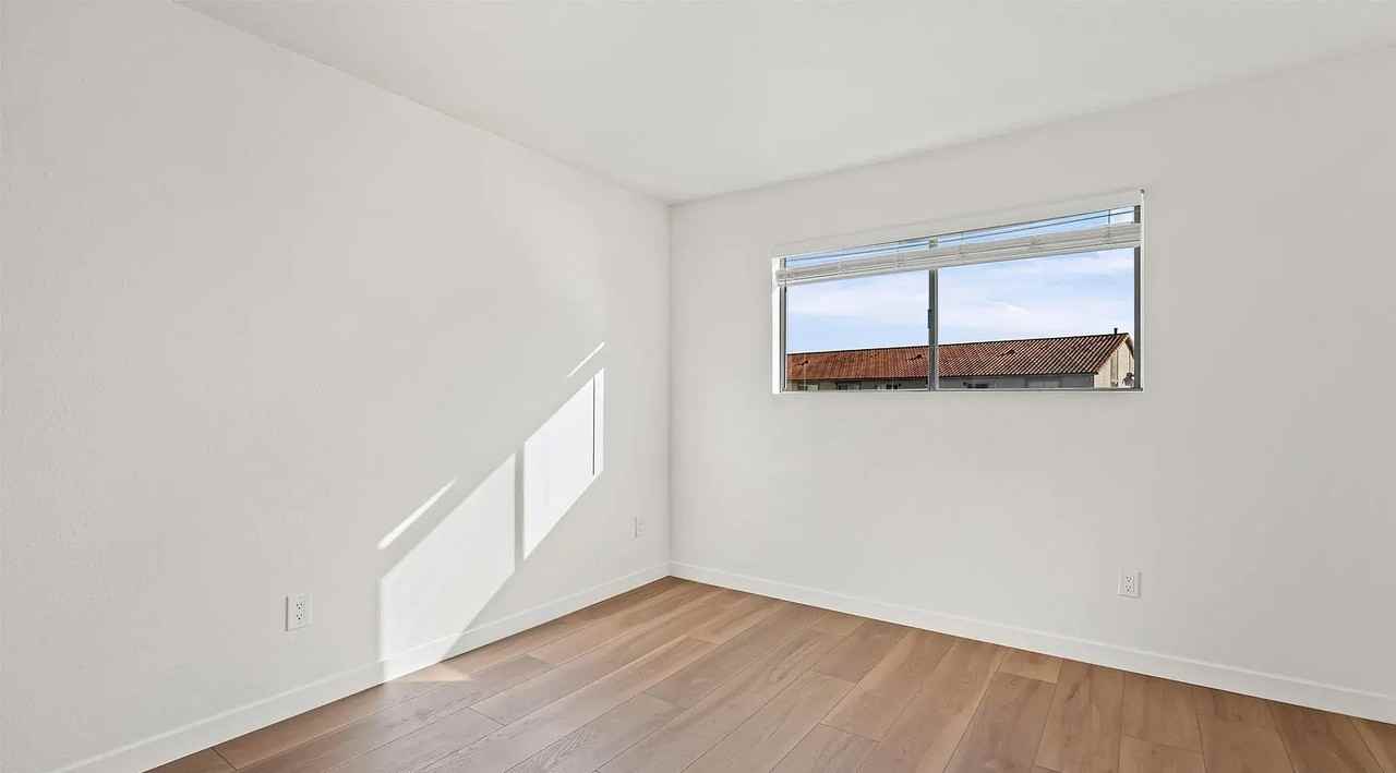 1551 Broadway #23 - Photo 4 of 14