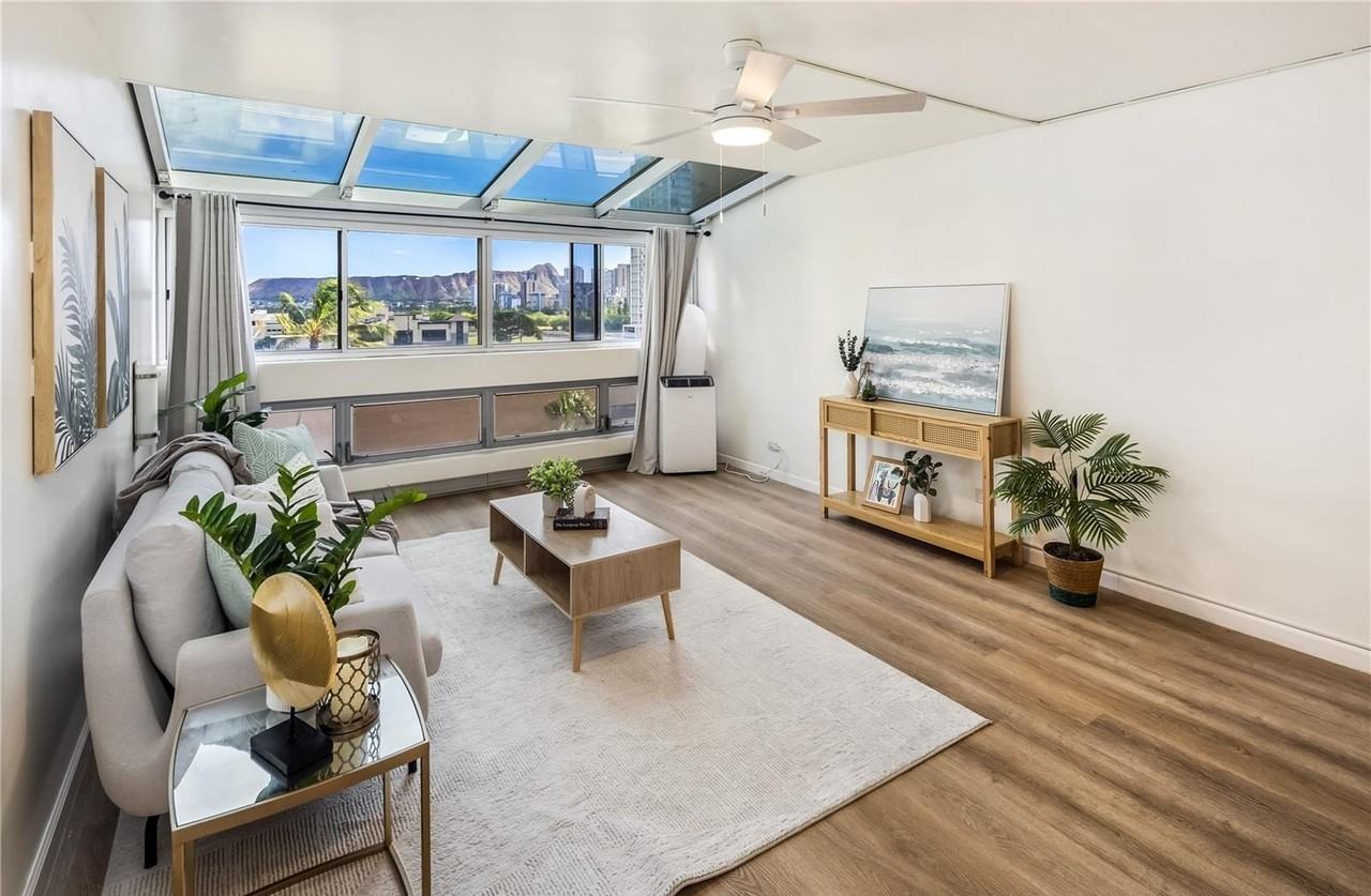 500 University Ave - Photo 2 of 23