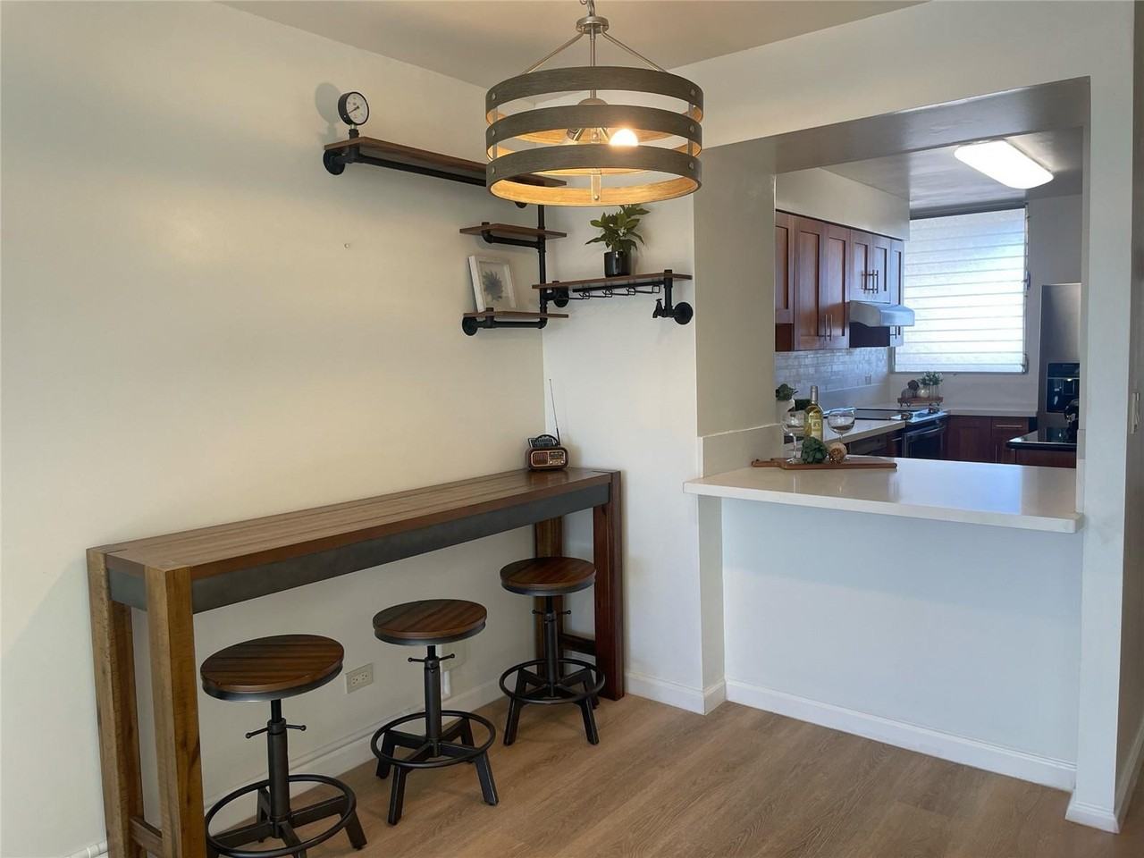 500 University Ave - Photo 7 of 23