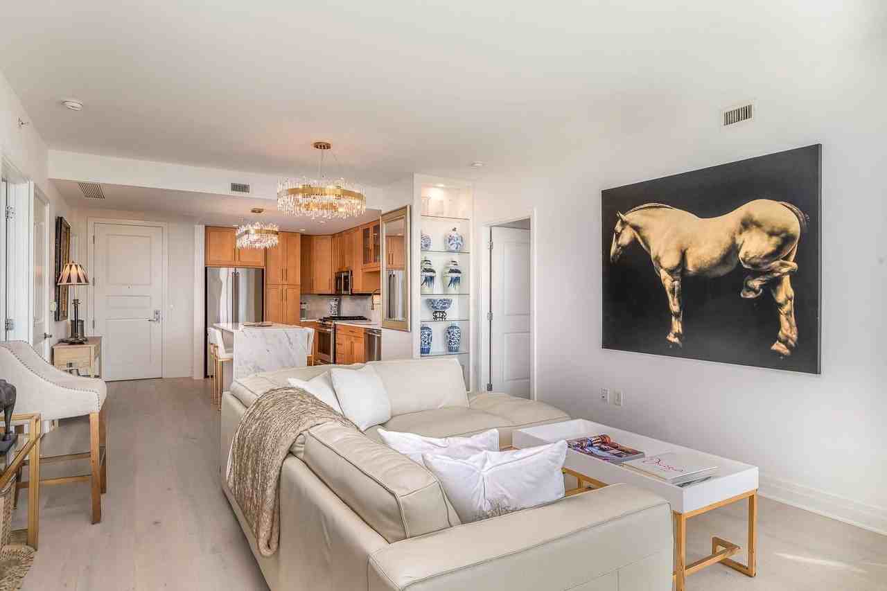 8220 Crestwood Heights Dr - Photo 6 of 33