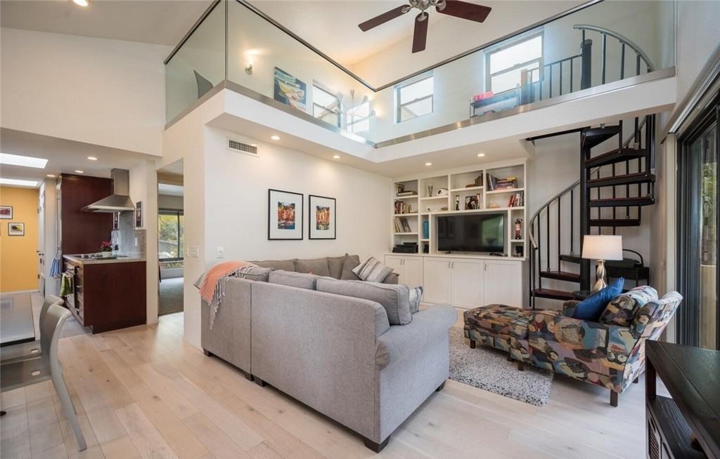 1260 Ella St - Photo 2 of 23