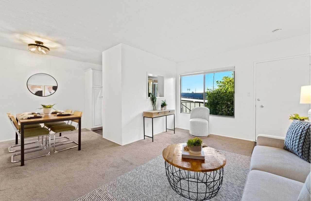 4557 33rd St - Photo 2 of 20