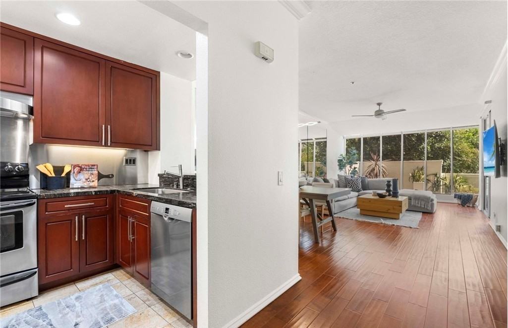 230 Lille Ln - Photo 7 of 34