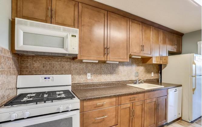 6100 Westchester Park Dr - Photo 5 of 18