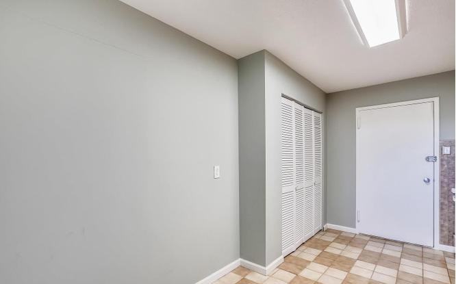 6100 Westchester Park Dr - Photo 6 of 18