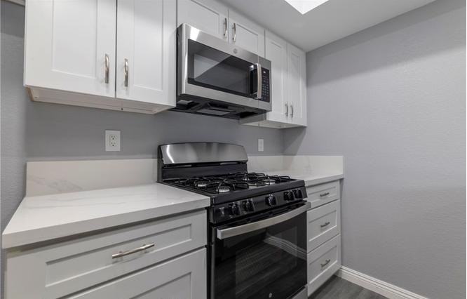 16009 Pioneer Blvd - Photo 5 of 18