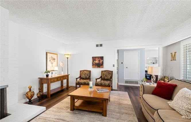 1641 S Pomona Ave - Photo 2 of 24