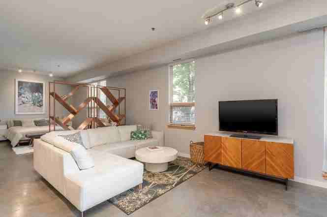 490 Temperance St - Photo 3 of 21