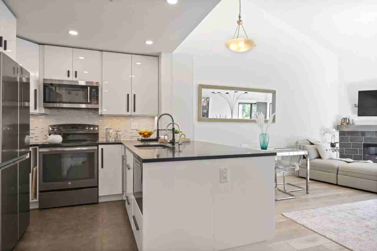 39034 Guardino Dr - Photo 3 of 23
