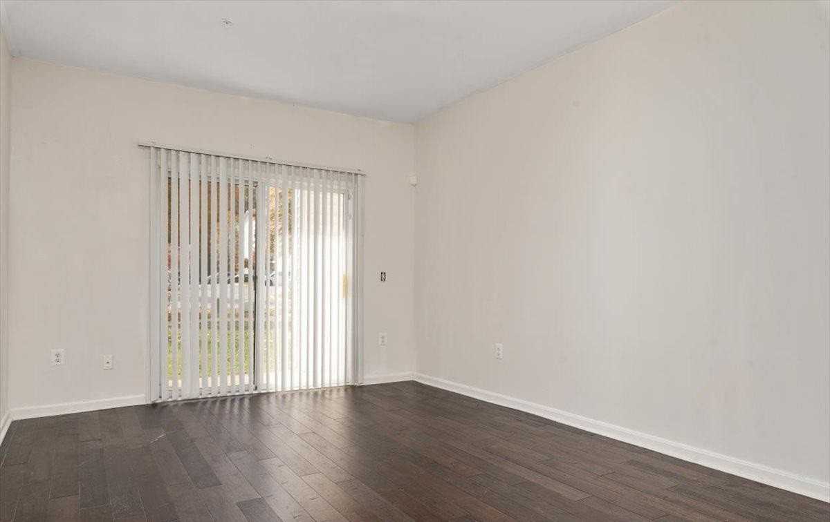 15612 Everglade Ln - Photo 2 of 13