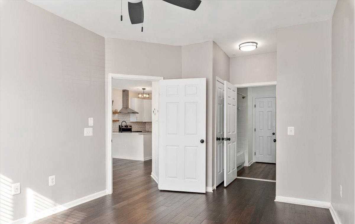 15612 Everglade Ln - Photo 3 of 13