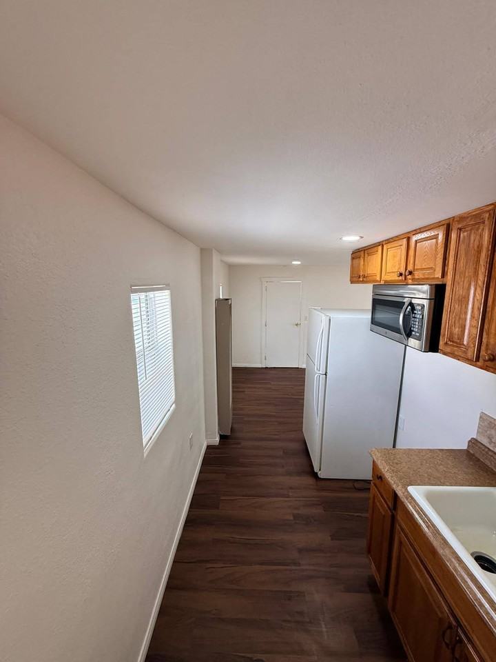 503 E Park St - Photo 7 of 12