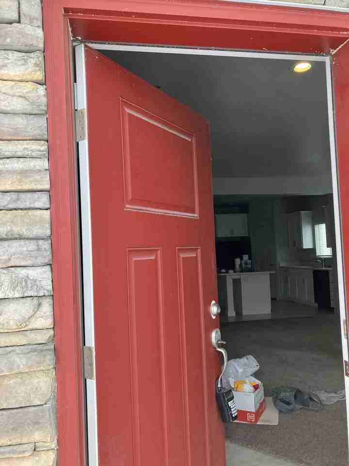 2155 Sw - Photo 2 of 7