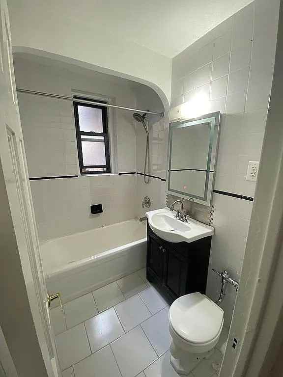 4739 40Th St - Photo 2 of 10