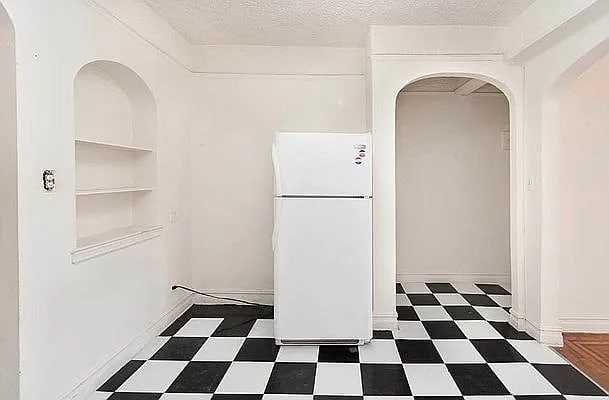 4751 40Th St - Photo 7 of 12