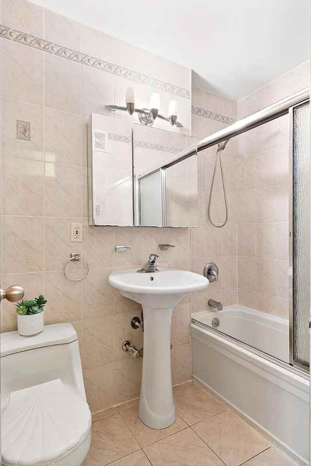 275 Webster Ave - Photo 3 of 7