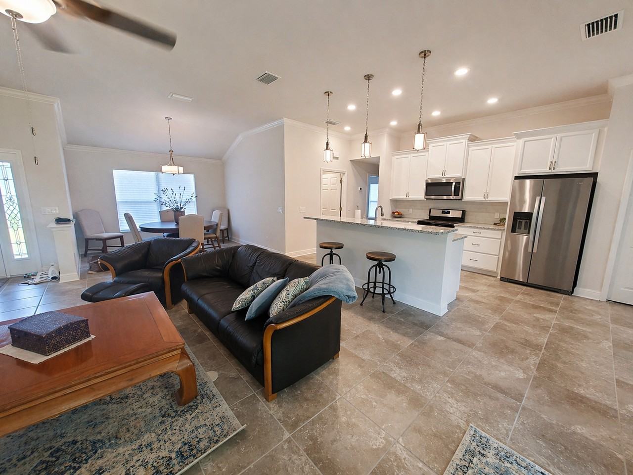 3723 N Chandler Dr - Photo 3 of 31