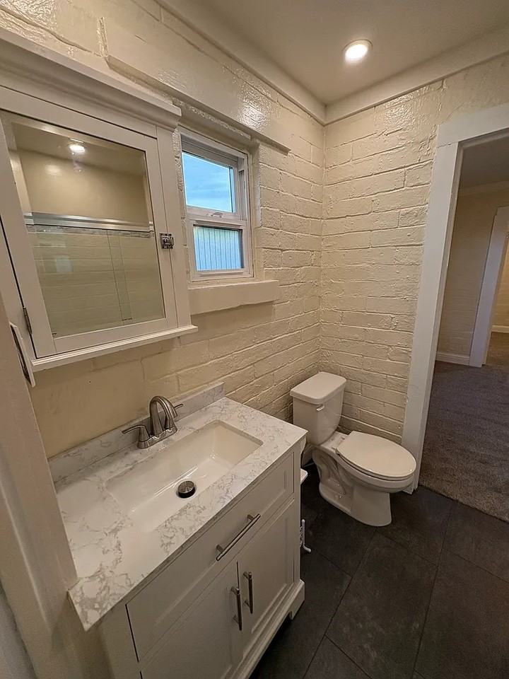 11860 Edgewood Rd - Photo 5 of 13